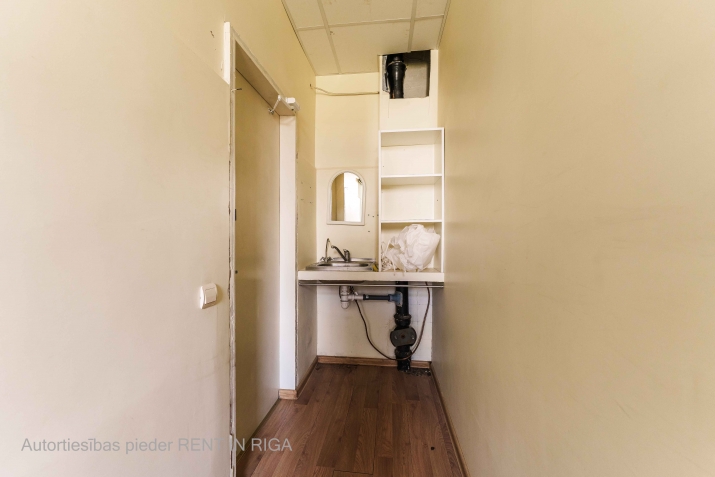 Sludinājumi. Daudzfunkcionālas komercplatības Purvciemā, blakus t/c Domina.  Piedāvājam nomai autonomas Cena: 432 EUR/mēn Foto #8