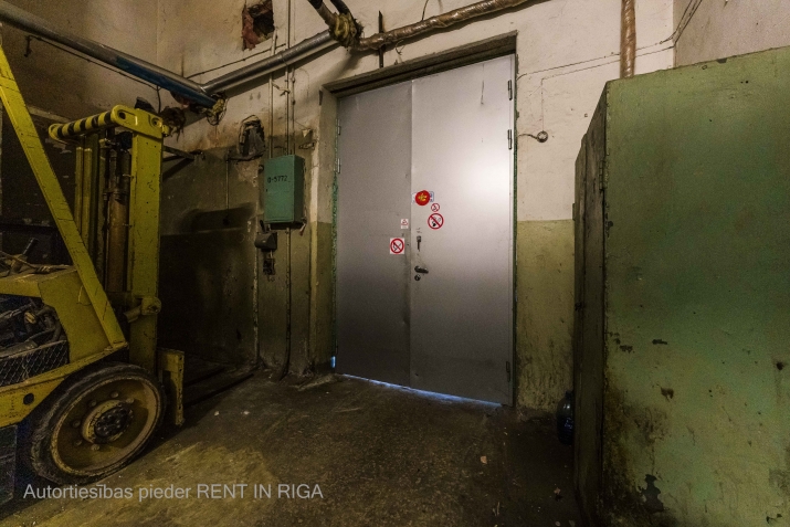 Sludinājumi. Daudzfunkcionālas komercplatības Purvciemā, blakus t/c Domina, bez apkures.  Piedāvājam nomai Cena: 855 EUR/mēn Foto #5
