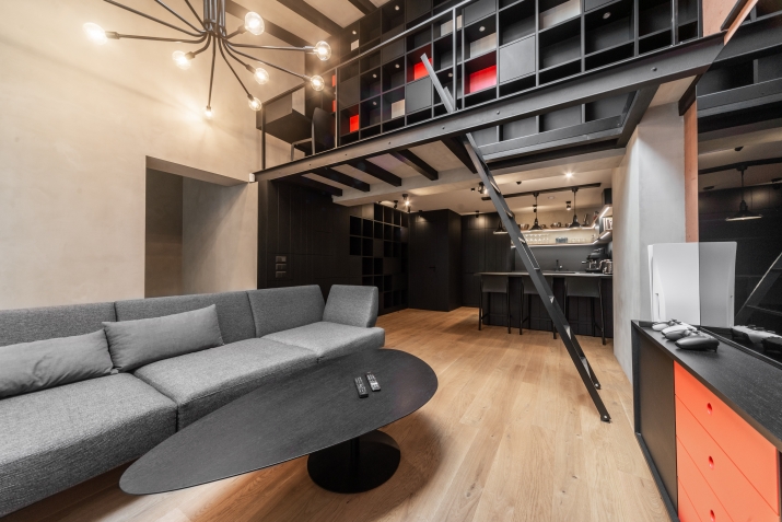 Sludinājumi. Unikāls 3 līmeņu dzīvoklis ar terasi un divām stāvvietām Rīgas centrā.  Piedāvājumā ekskluzīvs, Cena: 3000 EUR/mēn Foto #2