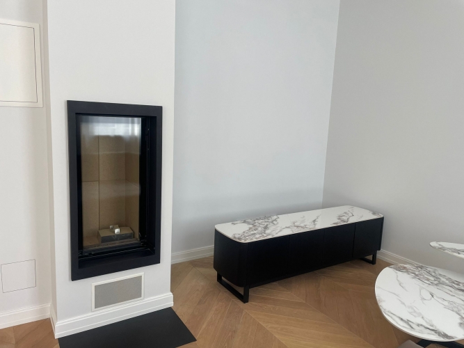 Sludinājumi. \'Elizabetes Rezidence\', viena no spilgtākajām Rīgas arhitektūras mantojuma pērlēm, celta 19. Cena: 2278 EUR/mēn Foto #7