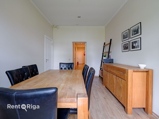 Sludinājumi. Pārdod mājīgu un pilnībā gatavu biroja ēku Klīversalā.  Tiek piedāvāta īpašums ar iežogotu pagalmu Cena: 659000 EUR Foto #7