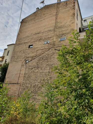 Sludinājumi. Pārdod investīciju objektu Rīgas klusajā centrā. Pašlaik objekts sastāv no renovējamas trīs stāvu Cena: 580000 EUR Foto #8