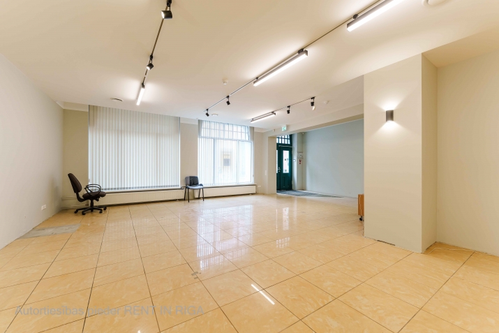 Sludinājumi. Piedāvājumā  biroja ēka Vecrīgā, Miesnieku ielā 9!  Īpašums sastāv no zemes gabala 232 m platībā, Cena: 1.545e+06 EUR Foto #2