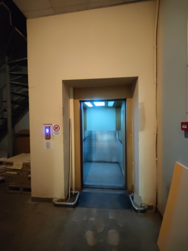 Sludinājumi. Apsildāma ražošanas vai noliktavas telpa 2.stāvā.  - viena liela telpa; - tikko izremontēta; - Cena: 385 EUR/mēn Foto #6