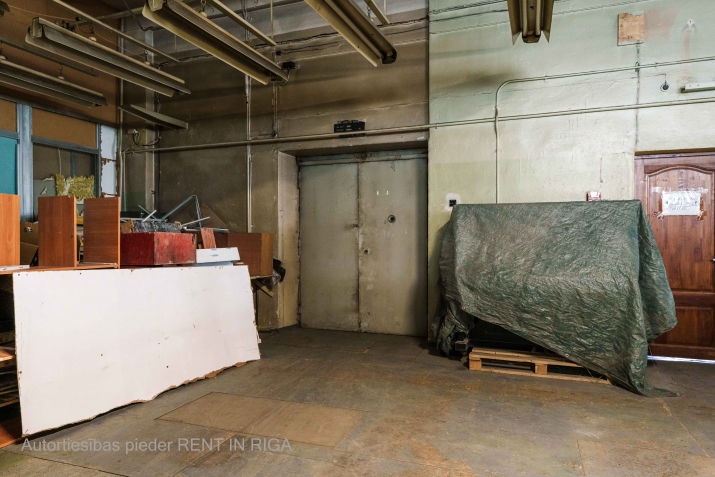 Sludinājumi. Daudzfunkcionālas komercplatības Purvciemā, blakus t/c Domina, bez apkures.  Piedāvājam nomai Cena: 350 EUR/mēn Foto #8