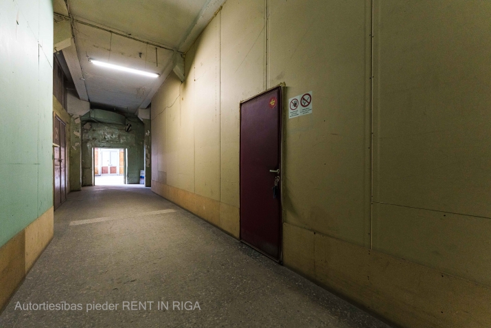 Sludinājumi. Daudzfunkcionālas komercplatības Purvciemā, blakus t/c Domina, bez apkures.  Piedāvājam nomai Cena: 425 EUR/mēn Foto #8