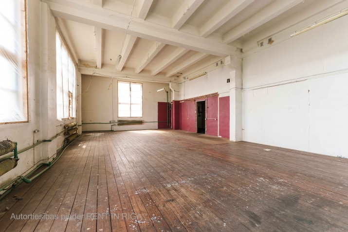 Sludinājumi. Ražošanas telpas Purvciemā, blakus t/c Domina, bez apkures.  Ir iespējams ierīkot apkuri (ir Cena: 1404 EUR/mēn Foto #8
