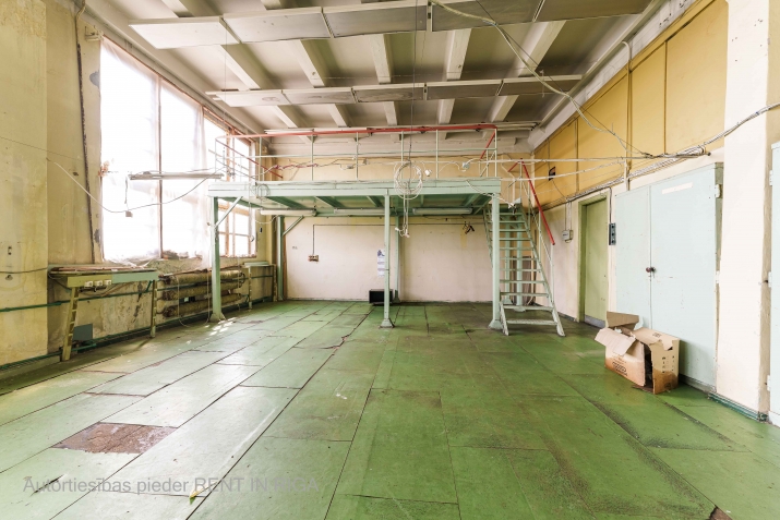 Sludinājumi. Ražošanas telpas Purvciemā, blakus t/c Domina, bez apkures.  Ir iespējams ierīkot apkuri (ir Cena: 1404 EUR/mēn Foto #4
