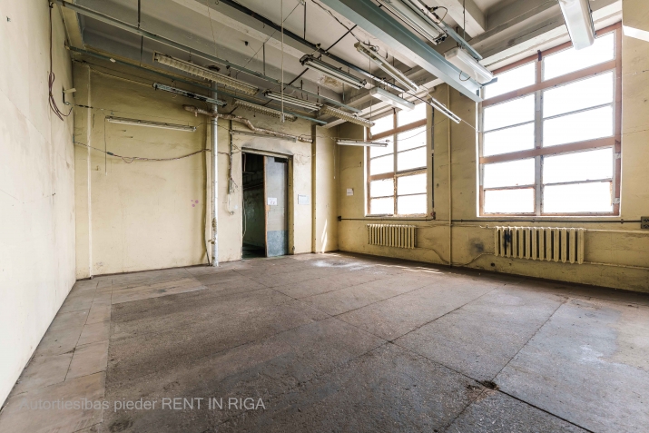 Sludinājumi. Ražošanas telpas Purvciemā, blakus t/c Domina, bez apkures.  Ir iespējams ierīkot apkuri (ir Cena: 1404 EUR/mēn Foto #9
