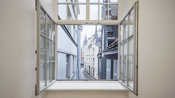 Sludinājumi. Reprezentablas biroju telpas vēsturiskā biroju un komerctelpu ēkā, Vaļņu ielā 3.  Ēka celta 1912. Cena: 2638 EUR/mēn Foto #2