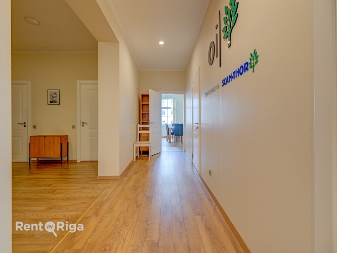 Sludinājumi. Pārdod mājīgu un pilnībā gatavu biroja ēku Klīversalā.  Tiek piedāvāta īpašums ar iežogotu pagalmu Cena: 659000 EUR Foto #5