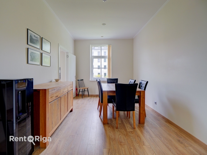 Sludinājumi. Pārdod mājīgu un pilnībā gatavu biroja ēku Klīversalā.  Tiek piedāvāta īpašums ar iežogotu pagalmu Cena: 659000 EUR Foto #6