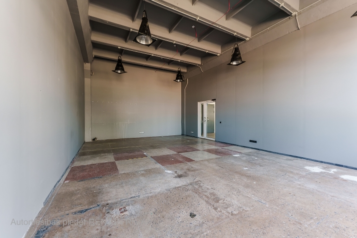 Sludinājumi. Tirdzniecības telpas Purvciemā  netālu no T/C Domina  Iznomā tirdzniecības telpas, pilnībā renovētā Cena: 1233 EUR/mēn Foto #8