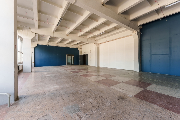 Sludinājumi. Tirdzniecības telpas Purvciemā  netālu no T/C Domina  Iznomā tirdzniecības telpas, pilnībā renovētā Cena: 826 EUR/mēn Foto #4