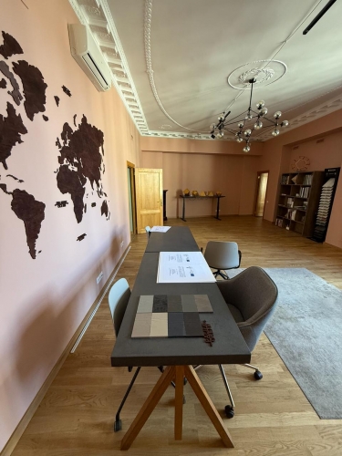 Sludinājumi. Iznomā mēbelētu biroju Rīgas centrā  Birojs atrodas valsts nozīmes arhitektūras piemineklī  Cena: 600 EUR/mēn Foto #6