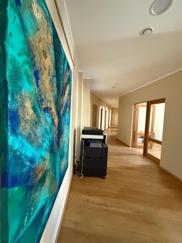 Sludinājumi. Iznomā mēbelētu biroju Rīgas centrā  Birojs atrodas valsts nozīmes arhitektūras piemineklī  Cena: 600 EUR/mēn Foto #8