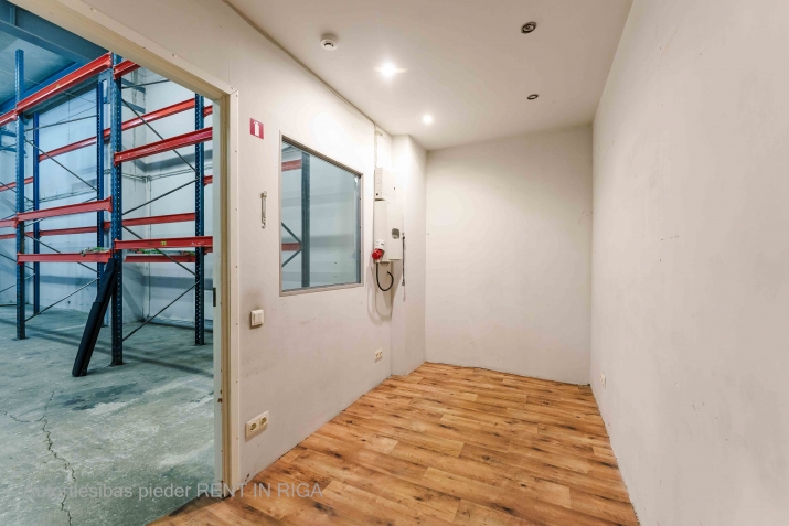 Sludinājumi. Kvalitatīvas telpas ar apkuri Iļguciemā.  Iebraukšana no Ūdens ielas. Multifunkcionāls pielietojums Cena: 1153 EUR/mēn Foto #6