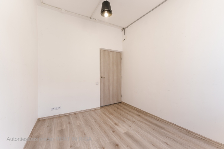 Sludinājumi. Gaišas un kvalitatīvas biroja telpas Purvciemā, netālu no tirdzniecības centra Domina.  Nomas maksa Cena: 432 EUR/mēn Foto #5