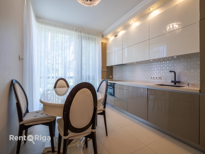 Объявление. Сдается светлая и уютная 4-комнатная квартира в новостройке. В стоимость аренды включены 2 Цена: 1450 EUR/мес. Foto #6