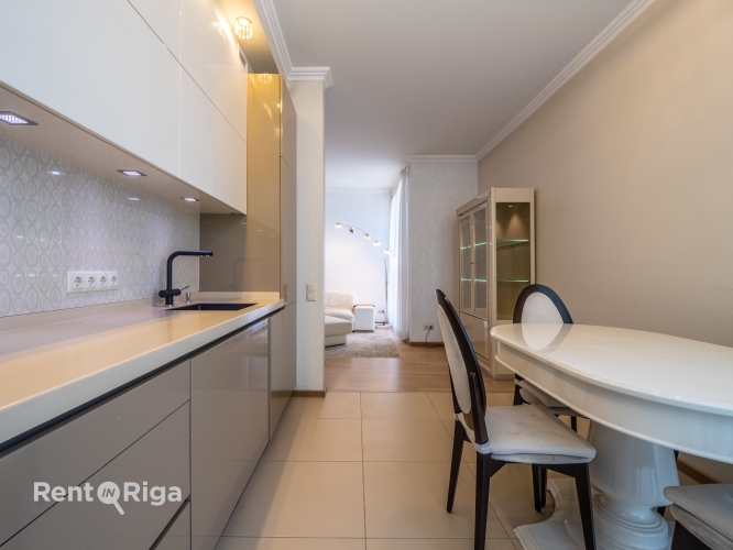 Объявление. Сдается светлая и уютная 4-комнатная квартира в новостройке. В стоимость аренды включены 2 Цена: 1450 EUR/мес. Foto #8