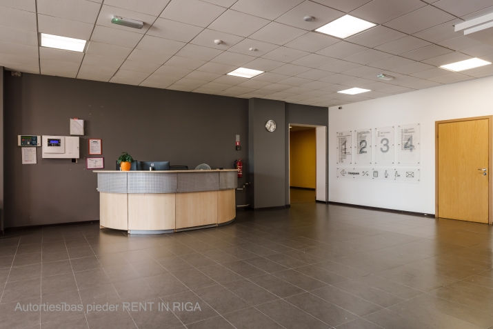 Sludinājumi. Biroja telpas Purvciemā, netālu no tirdzniecības centra Domina.  Kapitāli renovēta biroju, ražotņu Cena: 270 EUR/mēn Foto #5