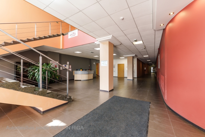 Sludinājumi. Biroja telpas Purvciemā, netālu no tirdzniecības centra Domina.  Kapitāli renovēta biroju, ražotņu Cena: 270 EUR/mēn Foto #7