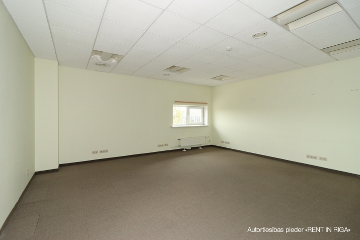 Sludinājumi. Biroja telpas Purvciemā, netālu no tirdzniecības centra Domina.  Kapitāli renovēta biroju, ražotņu Cena: 270 EUR/mēn Foto #4
