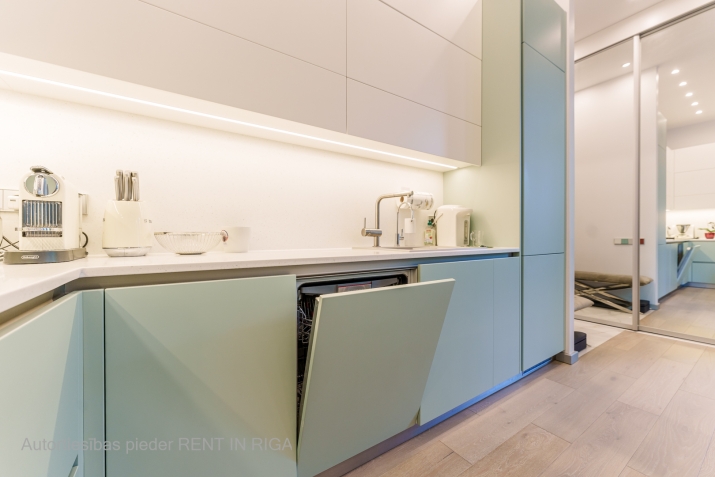 Sludinājumi. Tiek pārdots 4-istabu dzīvoklis Bulduros ar 17,4m2 terasi. Dzīvoklis atrodas mūsdienīgā ēkā ar Cena: 299000 EUR Foto #6