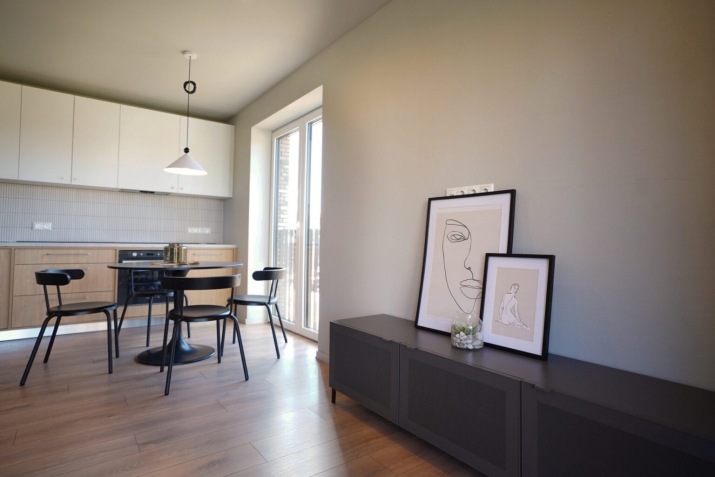 Объявление. Стильная и энергоэффективная 4-комнатная квартира в аренду в новом посёлке Дзилнупес Предлагается Цена: 950 EUR/мес. Foto #2