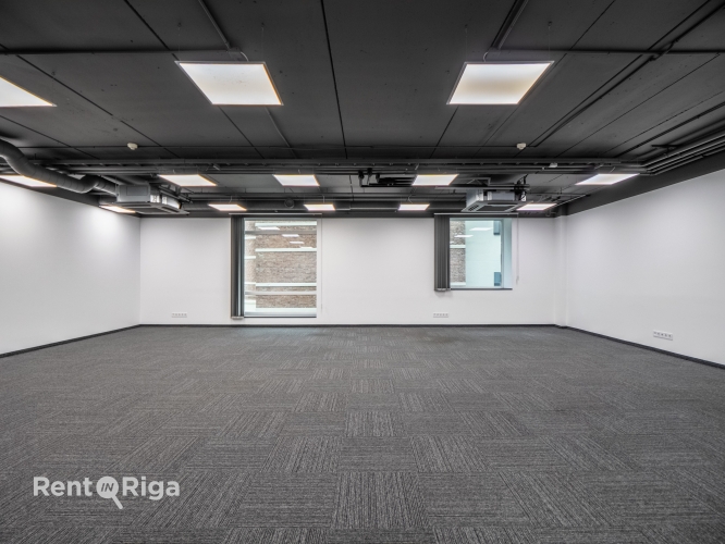 Sludinājumi. Jauns birojs ar atvērtu plānojumu.  Tas atrodas mūsdienīgā biroju ēkā Klusajā centrā.  Nomniekam Cena: 1102 EUR/mēn Foto #7