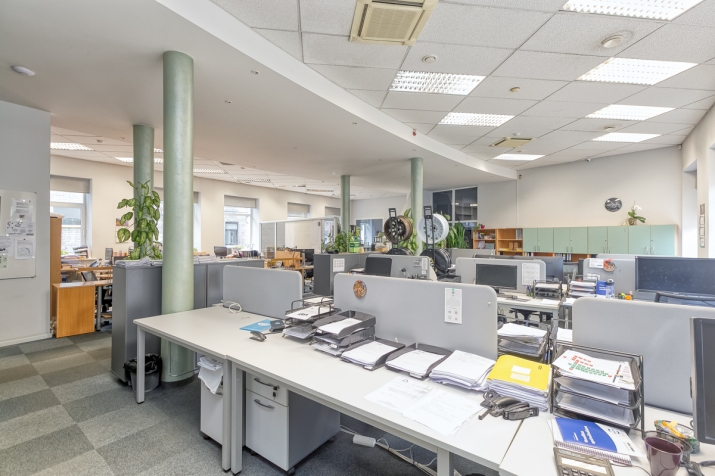 Объявление. Сдаются офисные помещения  250 м, удобное расположение, 18 отдельных комнат  Собственник Цена: 1825 EUR/мес. Foto #8