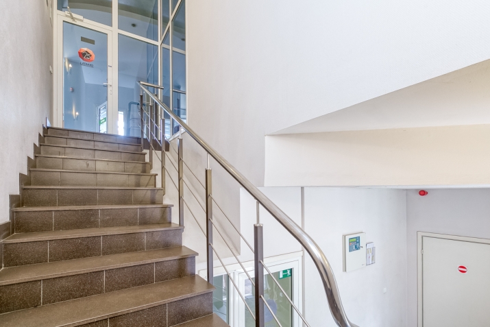 Объявление. Сдаются офисные помещения  250 м, удобное расположение, 18 отдельных комнат  Собственник Цена: 1825 EUR/мес. Foto #3