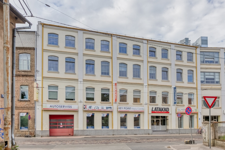 Объявление. Сдаются офисные помещения  250 м, удобное расположение, 18 отдельных комнат  Собственник Цена: 1825 EUR/мес. Foto #2