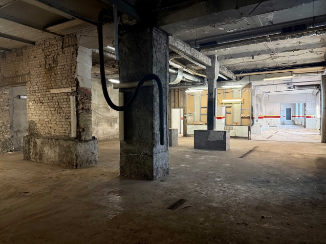 Sludinājumi. Iznomā servisa telpas Āgenskalnā  410 m, 1. stāvs, 12 telpas  Tiek iznomātas plašas servisa telpas Cena: 1845 EUR/mēn Foto #1