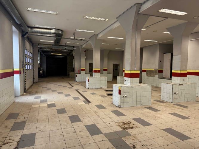 Sludinājumi. Iznomā servisa telpas Āgenskalnā  410 m, 1. stāvs, 12 telpas  Tiek iznomātas plašas servisa telpas Cena: 1845 EUR/mēn Foto #3