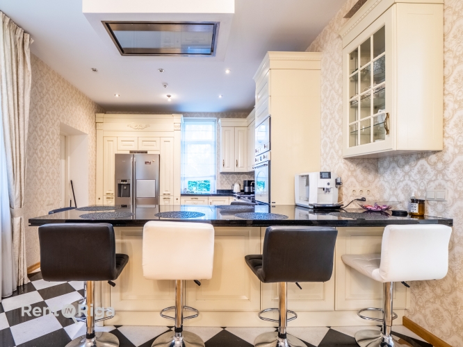 Объявление. An elegant brick private house for sale in one of Rigas most sought-after neighborhoods  Mežaparks. Цена: 950000 EUR Foto #6
