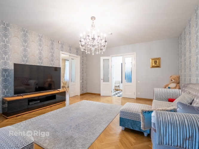 Объявление. An elegant brick private house for sale in one of Rigas most sought-after neighborhoods  Mežaparks. Цена: 950000 EUR Foto #5