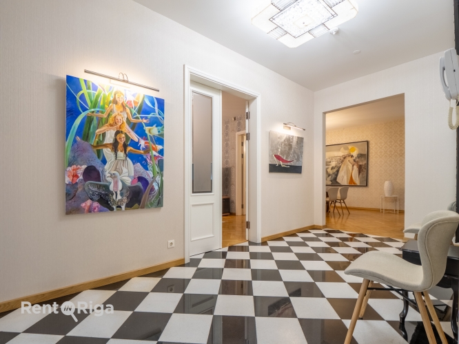 Объявление. An elegant brick private house for sale in one of Rigas most sought-after neighborhoods  Mežaparks. Цена: 950000 EUR Foto #2
