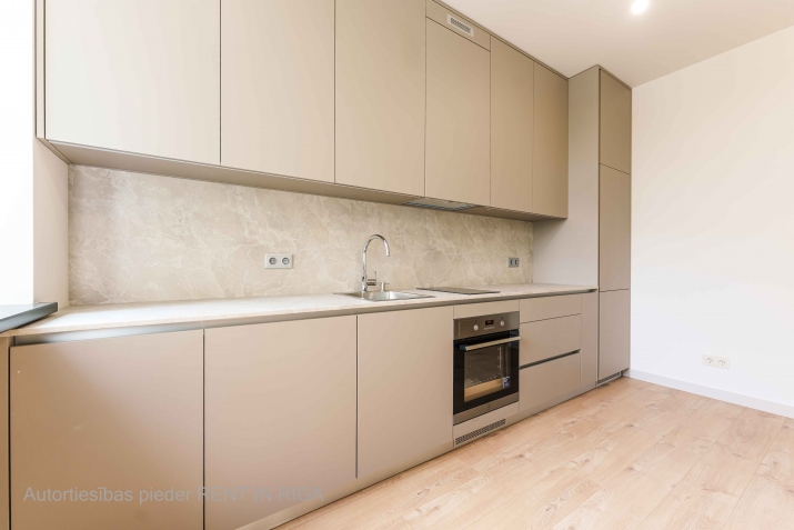 Sludinājumi. Mūsdienīgs un līdz detaļām pārdomāts 2-istabu dzīvoklis Lielirbes ielā 9a  lokācijā, kas piedāvā Cena: 107000 EUR Foto #2