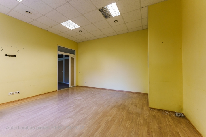 Объявление. Aрендa офисa в историческом здании Рижской киностудии  удобное расположение и широкие возможности!  Цена: 287 EUR/мес. Foto #3