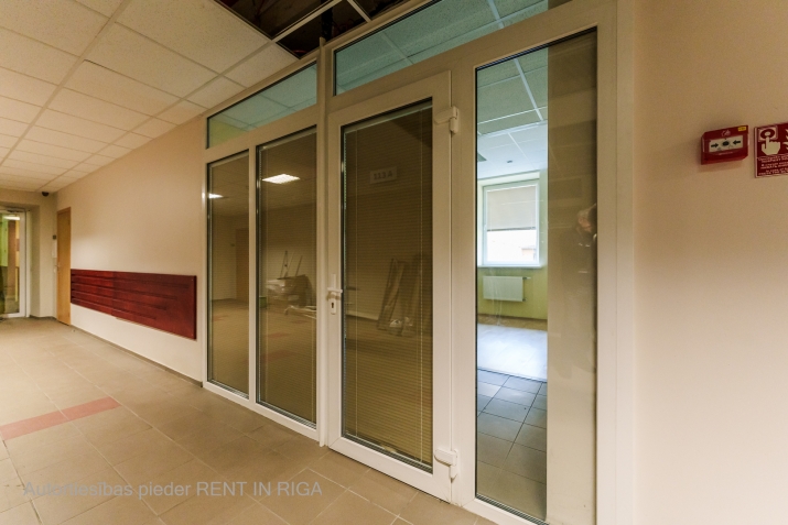 Объявление. Aрендa офисa в историческом здании Рижской киностудии  удобное расположение и широкие возможности!  Цена: 287 EUR/мес. Foto #5
