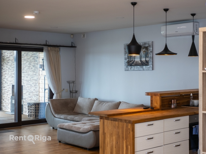 Sludinājumi. Ilgtermiņā tiek izīrēta burvīga divstāvu māja Vecāķos!  Šī pārdomāti būvētā māja piedāvā harmonisku Cena: 2200 EUR/mēn Foto #5