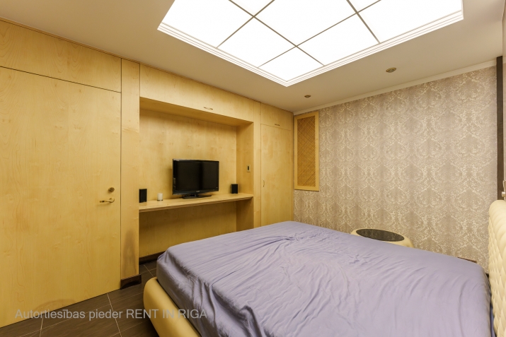 Объявление. Эксклюзивные клубные помещения в Тихом центре.  Собственность состоит из 3 больших меблированных Цена: 200000 EUR Foto #9