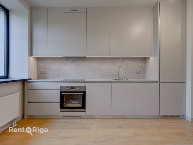 Sludinājumi. Mūsdienīgs un līdz detaļām pārdomāts 2-istabu dzīvoklis Lielirbes ielā 9a  lokācijā, kas piedāvā Cena: 106500 EUR Foto #2