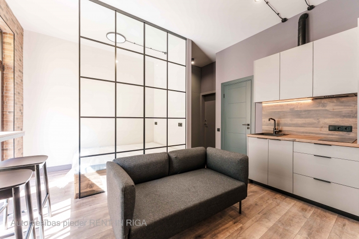 Sludinājumi. Elegants un kvalitatīvi izveidots dzīvoklis vienā no visstraujāk attīstošajām Rīgas centra apkaimēm Cena: 109000 EUR Foto #7