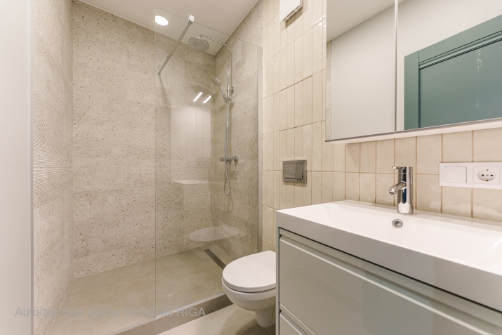 Sludinājumi. Iegādei pieejams mūsdienīgs un līdz detaļām pārdomāts studio tipa dzīvoklis Ernesta Birznieka-Upīša Cena: 79000 EUR Foto #6