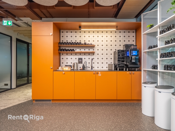 Sludinājumi. Iznomā Co-working space biroju Galerija Rīga!  Bez sākotnējiem ieguldījumiem  pilnībā aprīkots un Cena: 1400 EUR/mēn Foto #2