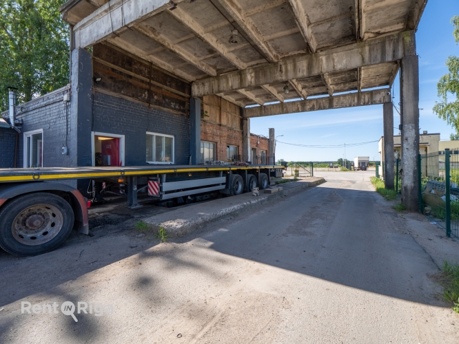 Sludinājumi. Pārdod komerciālu īpašumu ar 5 ēkām un 1.861 ha zemes  Rumbula, Rīga Adrese: Vējstura iela 33, Cena: 1.75e+06 EUR Foto #4
