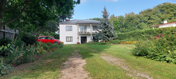 Sludinājumi. Pārdodu māju Lucavsalā  pie Daugavas, klusā un zaļā vidē Moderna, energoefektīva māja nodošanas Cena: 410000 EUR Foto #2