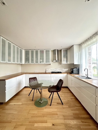 Sludinājumi. Pārdod izcilu lauku īpašumu ar viesu mājiņu tikai 7 km attālumā no mīlētākās pilsētas Latvijā - Cena: 550000 EUR Foto #9